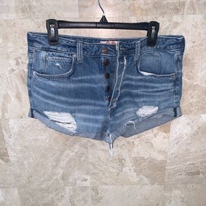 We The Free distressed denim shorts size 30